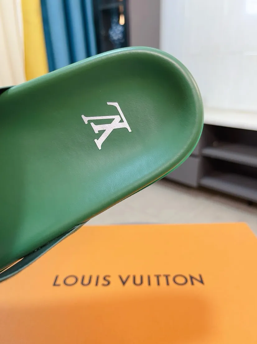 Men's shoes 💰300🌹🌹【LV】Multi-color new men's slippers, original top quality version, original special frosted cowhide➕sheepskin inner and side, non-slip combination sole, more stable walking, more comfortable and lightweight, high-end and generous, size: 38~44